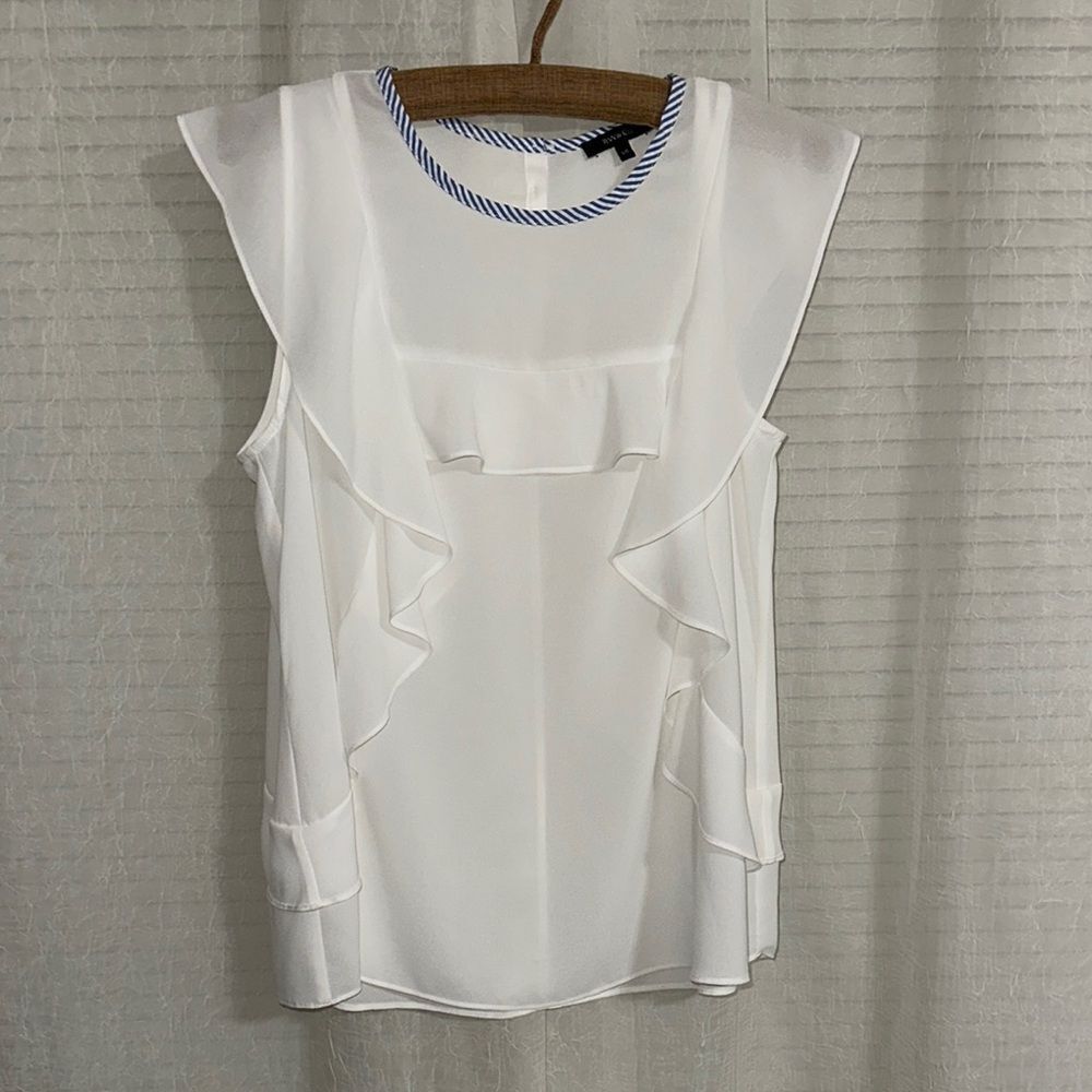 RW&CO L White Seersucker Trim Sleeveless Sheet Ruffle Shell Top